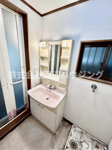 立花町３丁目戸建の洗面所