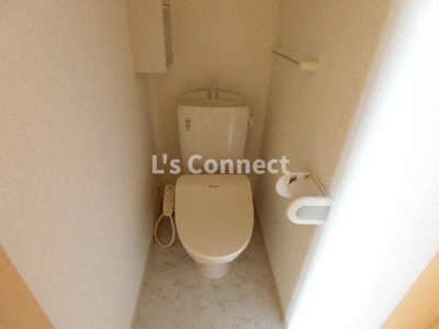 【トイレ】 | ティアラコート | 温水洗浄便座付きのトイレ。