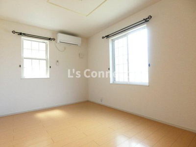 【その他】 | ティアラコート | 洋室にもエアコン付きです。