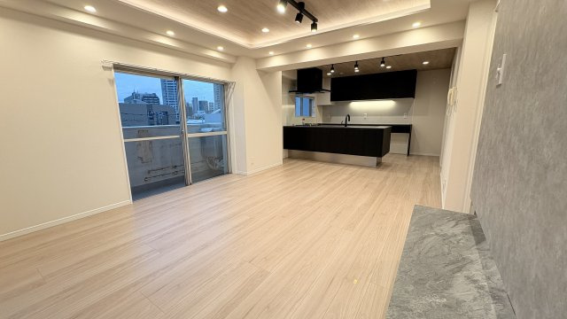 【居間・リビング】 | ★仲介手数料無料★コープ高輪（南・西・北向き　三方角住戸　陽当たり・通風・眺望良好）