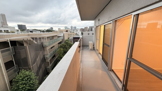 【バルコニー】 | ★仲介手数料無料★コープ高輪（南・西・北向き　三方角住戸　陽当たり・通風・眺望良好）