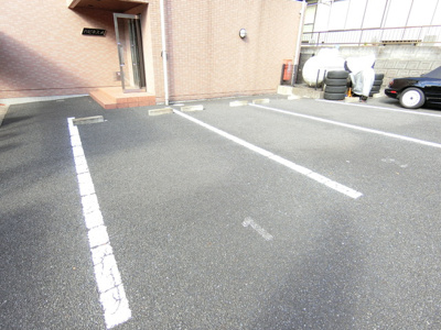 敷地内駐車場♪（要空き確認）