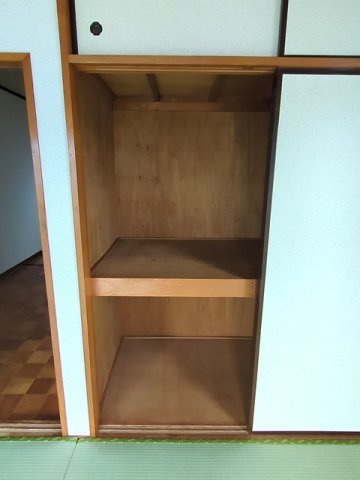 ★仕切り付きで収納しやすい★