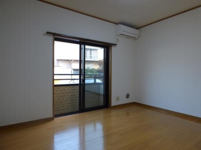 【居間・リビング】 | スズラン | 写真は同タイプの別のお部屋のものです。