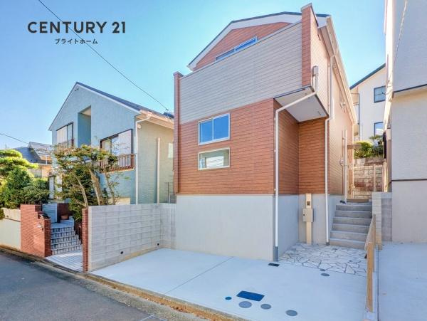 横浜市青葉区桜台の新築一戸建の外観|周辺は落ち着いた街並み。
是非一度、現地へお越しください。
