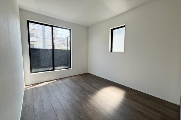 川崎市宮前区鷺沼２丁目の新築一戸建の洋室|日当たりが良く気持ちの良い居室です♪