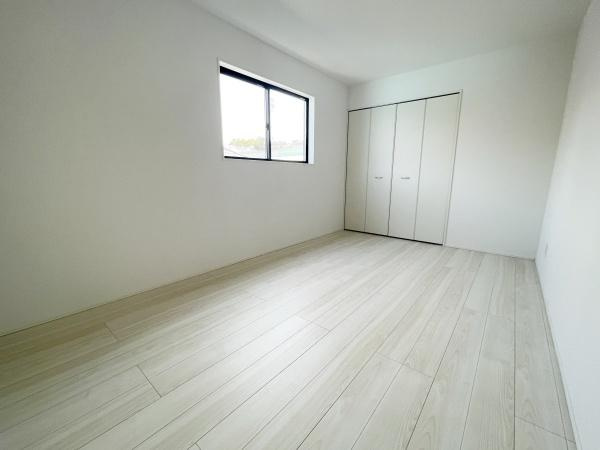 川崎市宮前区鷺沼２丁目の新築一戸建の洋室|日当たりが良く気持ちの良い居室です