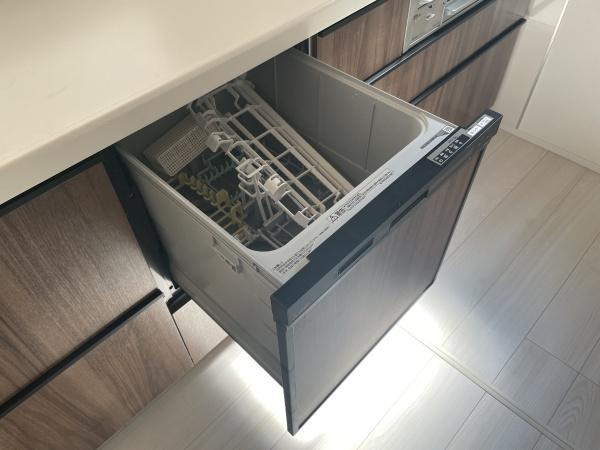 川崎市宮前区鷺沼２丁目の新築一戸建のキッチン|食洗器も完備