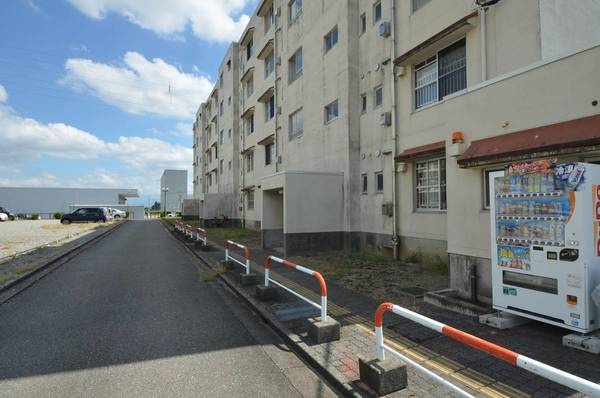 ビレッジハウス西本郷2号棟のエントランス|毎日通るエントランスはこのようになっています