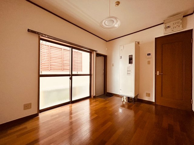 東宅ハイツ潮見が丘A棟の居間・リビング