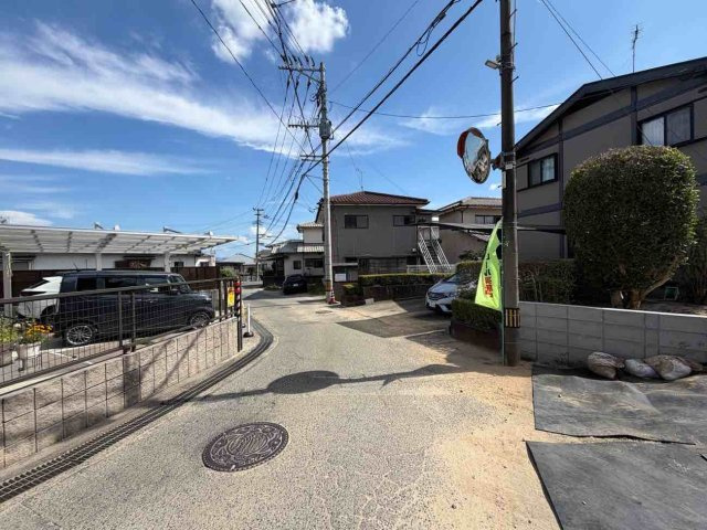 石崎三丁目の前面道路含む現地写真|現地（2026年7月25日）撮影