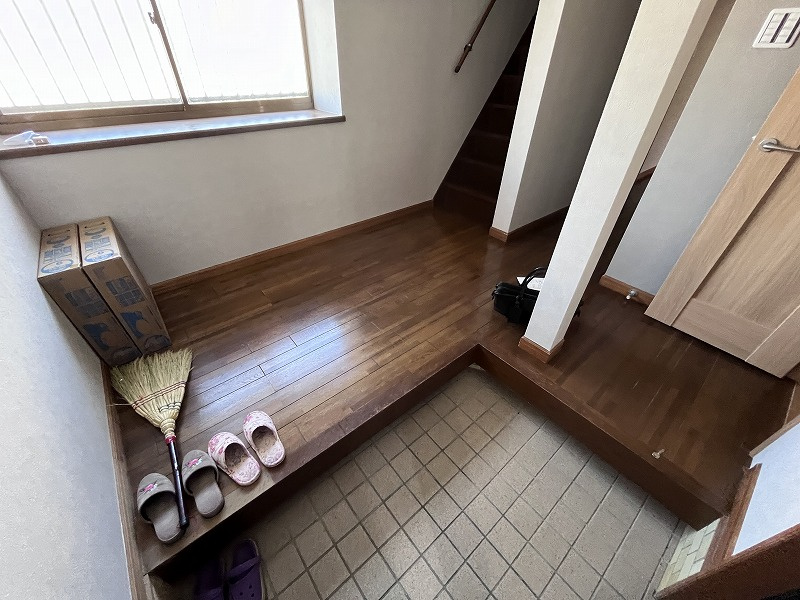 丹波篠山市京町　戸建の玄関|ゆったりとした玄関です