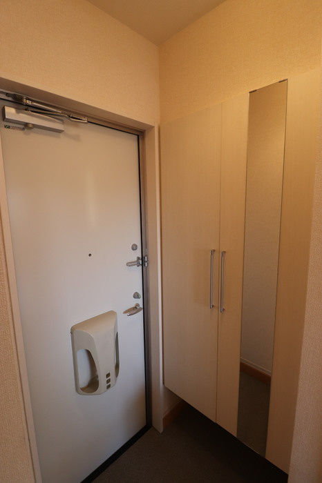 ジョイフラットの玄関