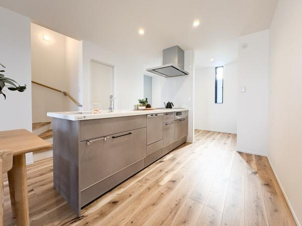 大在浜　新築の居間・リビング|※内観パースは、イメージです。