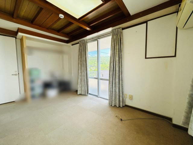 中城村伊集戸建ての洋室