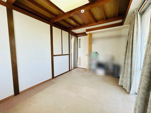 中城村伊集戸建ての洋室