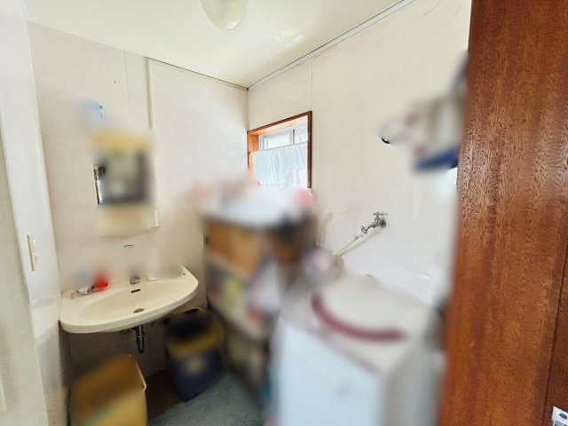 中城村伊集戸建ての独立洗面台