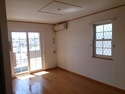 【居間・リビング】 | シャン・ド・フルールⅡ | ゆったり過ごせるリビングです