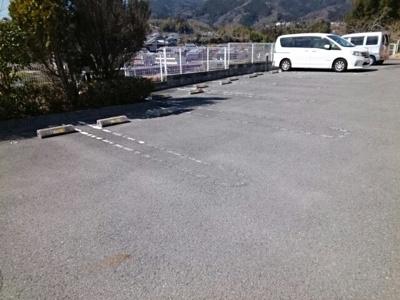 【駐車場】 | シャン・ド・フルールⅡ | 駐車スペースもあります