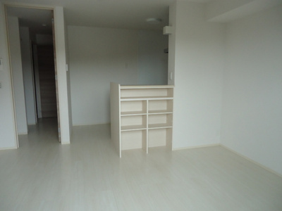 【居間・リビング】 | D-ROOM大屋 B棟１LDKT | ゆったり過ごせるリビングです