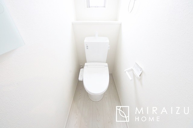 【トイレ】 | おしり洗浄、ビデ洗浄、暖房便座の機能を標準装備。トイレットペーパーの無駄遣いを防ぎ、肌を傷つける心配がありません♪