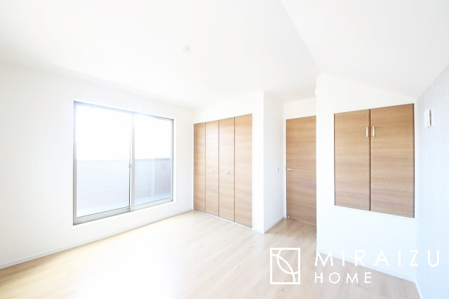 【居間・リビング】 | 建物完成につき、実際のお部屋をごゆっくりご見学いただけます。お休みの日にご家族で見学はいかがでしょう。