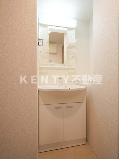 【洗面所】 | スパシエウインド横浜 | 忙しい朝には欠かせない洗面所です