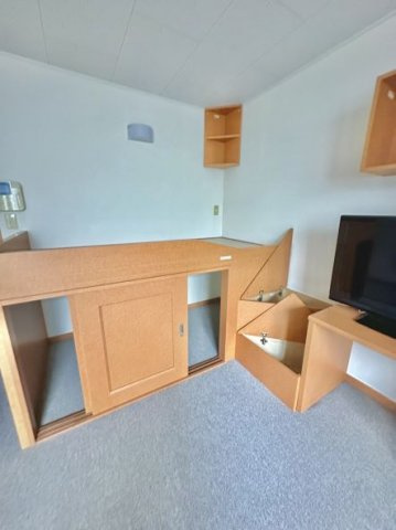 レオパレスミヤウラの寝室|落ち着いた色調の寝室です