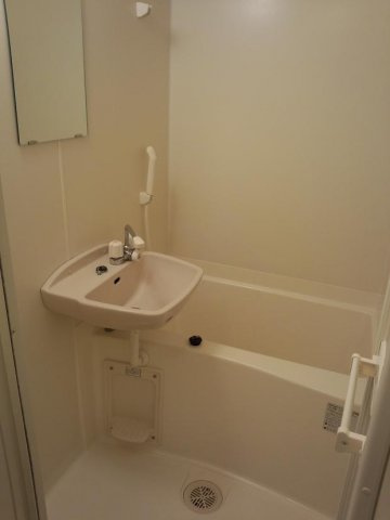 レオパレスアンジェラの浴室|浴室乾燥機付