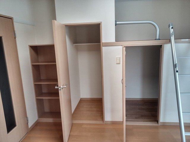 レオパレスａｍｂｉｔｉｏｕｓの内装|２Fはカーペットになります。