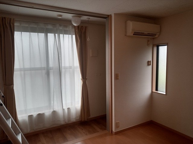 レオパレスａｍｂｉｔｉｏｕｓの居間・リビング|２Fはカーペットになります。