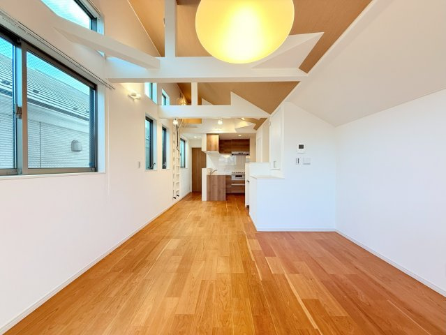 杉並区桃井二丁目戸建の居間・リビング