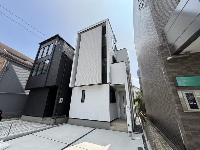 MELDIA名東区豊が丘No.2｜名古屋市の戸建ならホームアップの駐車場|並列2台駐車可能