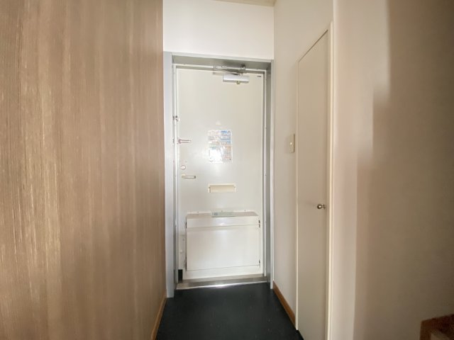 スタンドアップ錦町の玄関