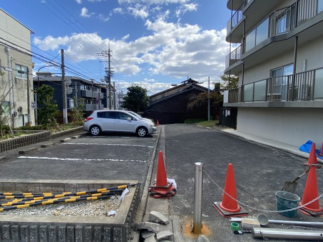 京都北山スカイハイツA棟の駐車場