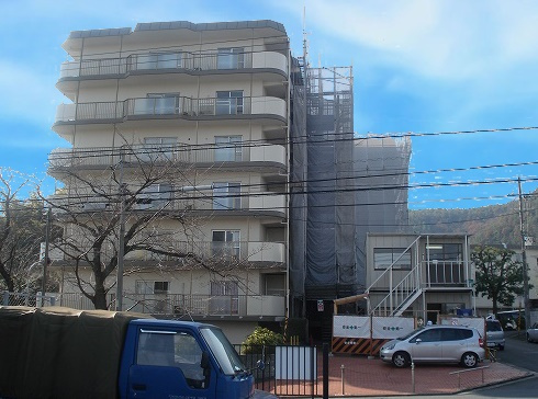 京都北山スカイハイツA棟の外観