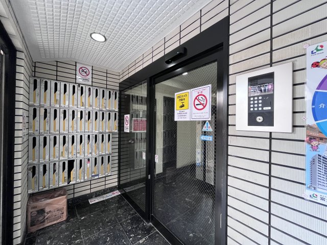 プリメゾンアビコのエントランス