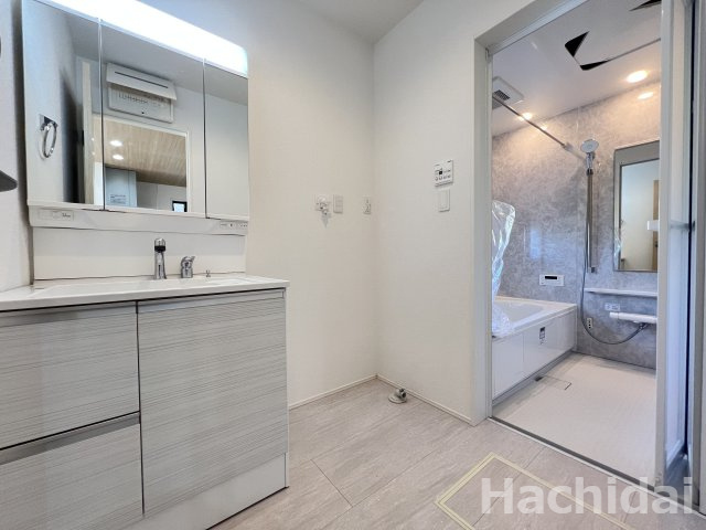 碧南市六軒町　新築分譲住宅《1号棟》の洗面所