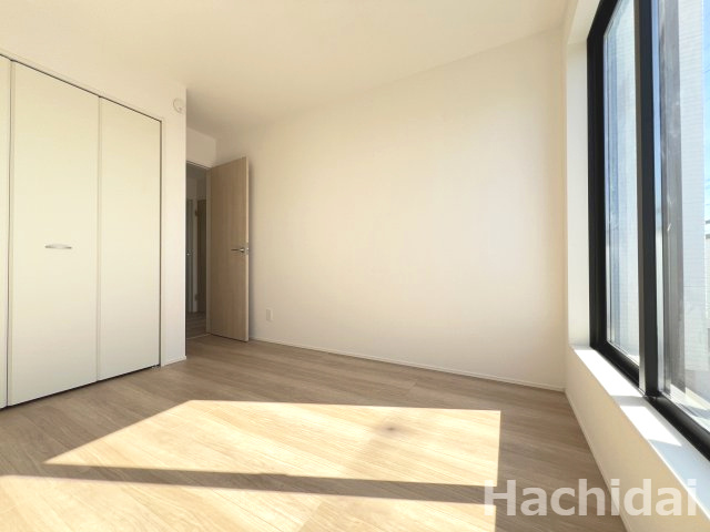 碧南市六軒町　新築分譲住宅《1号棟》の洋室|南側5.25帖洋室