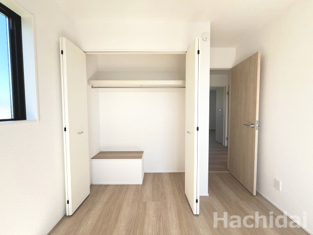 碧南市六軒町　新築分譲住宅　全2棟　1号棟の収納|南側5.25帖洋室