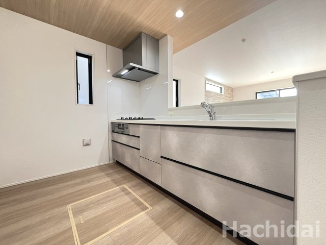 碧南市六軒町　新築分譲住宅《1号棟》のキッチン