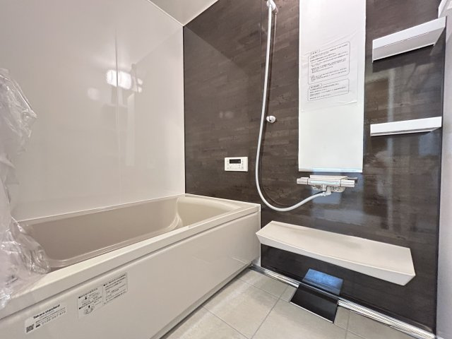 ◆室内リフォーム済み◆地下鉄東西線「石田」駅徒歩７分◆エアコン３台新設の３ＬＤＫ◆ルネ伏見東の浴室|浴室