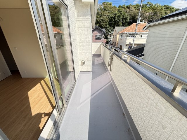 市川市大野町１丁目　新築戸建て　全１棟のバルコニー