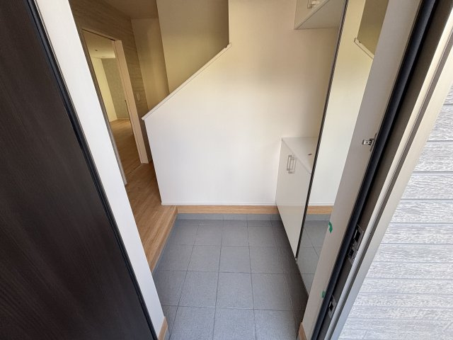 市川市大野町１丁目　新築戸建て　全１棟の玄関