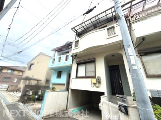 【外観】 | 平成６年１０月建築！令和７年７月リフォーム済み♪車庫付き４DKの 間取りです♪ぜひ現地をご覧ください！！