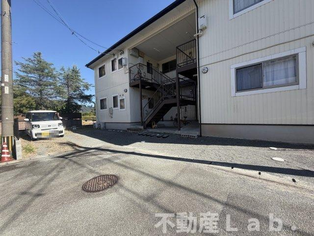 フラワーコーポ立岡Cの駐車場
