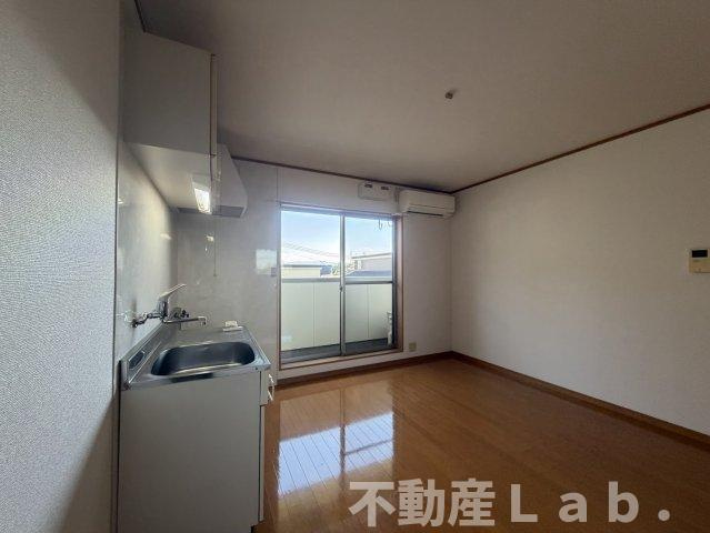 フラワーコーポ立岡Cの居間・リビング