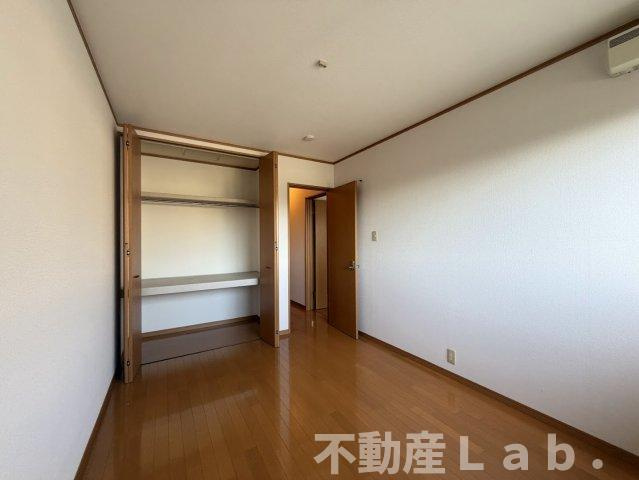 フラワーコーポ立岡Cの洋室