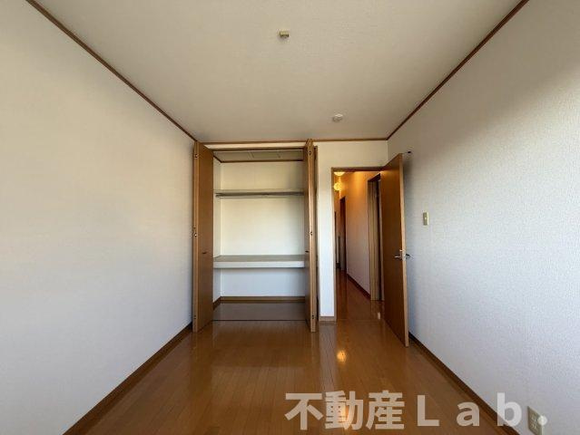 フラワーコーポ立岡Cの洋室