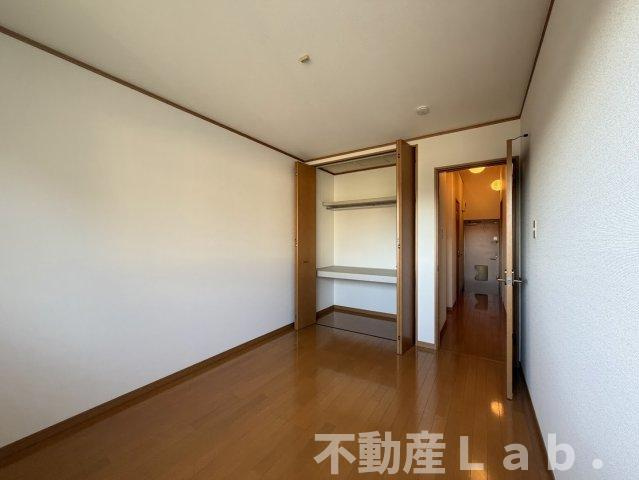 フラワーコーポ立岡Cの洋室